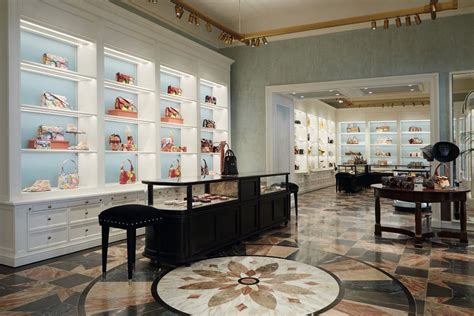 gucci bambino napoli|Gucci a Napoli: la Boutique di Lusso aperta a Via dei Mille .